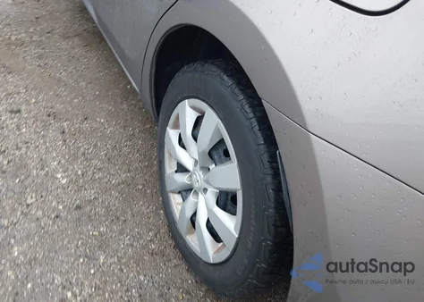 2016 Toyota Corolla Le z USA, uszkodzony, nr VIN 2T1BURHE1GC684249